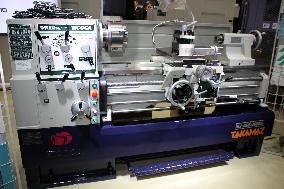 Taiwan-made general-purpose lathe "SJ series" imported and sold by TAKAMATSU MACHINE TOOL CO.